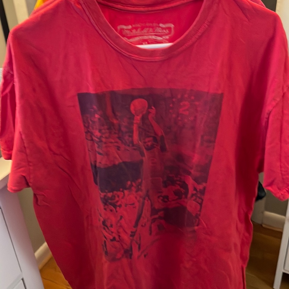 Mitchell and Ness 76ers Moses Malone tee